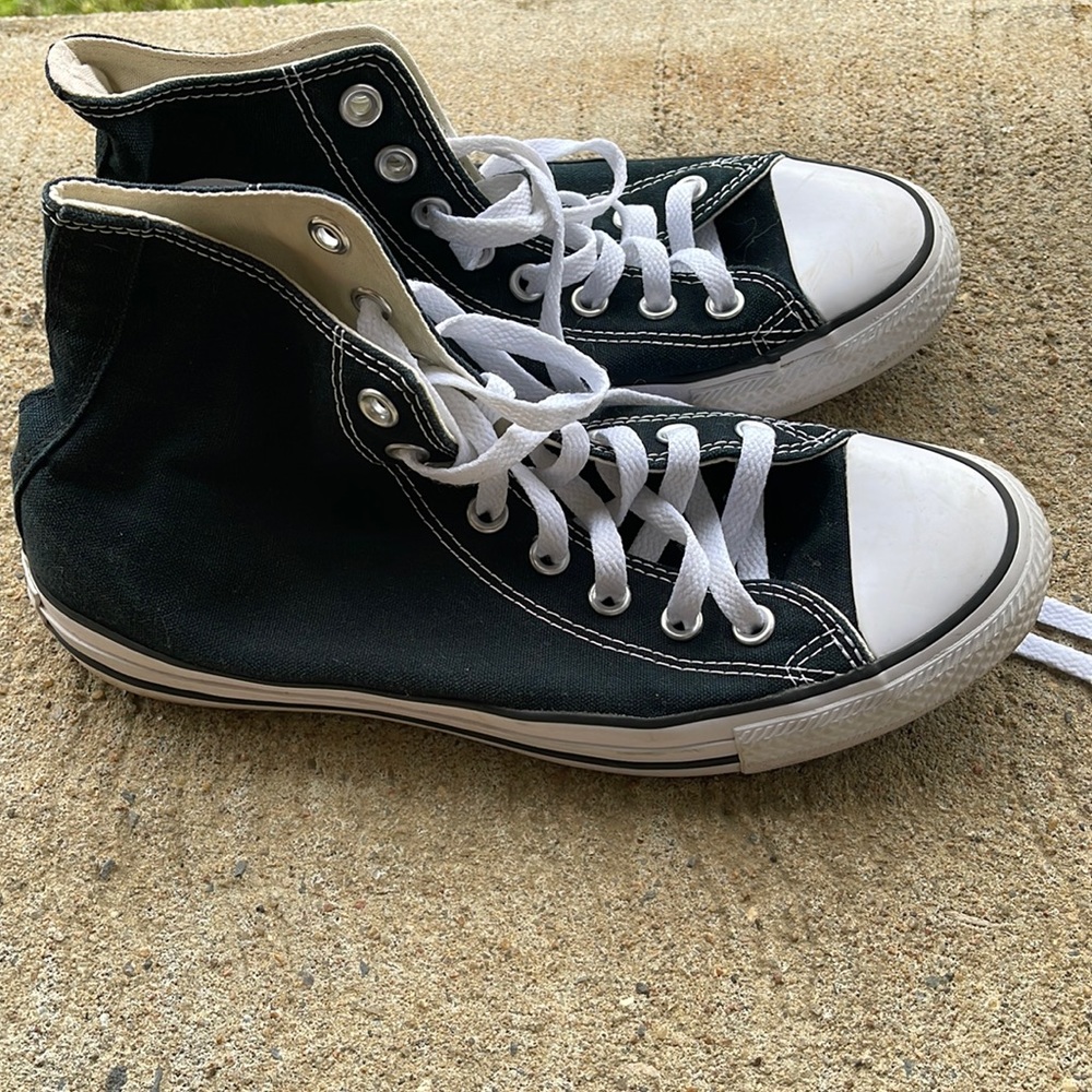 Black high top Converse. Women’s size 9, men’s size 7.  Good condition.